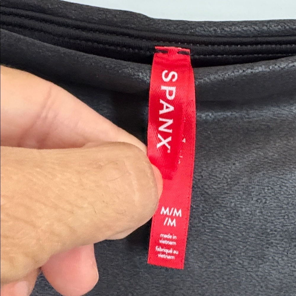 SPANX Faux Leather Leggings Vegan Black Size Medium - Picture 4 of 11